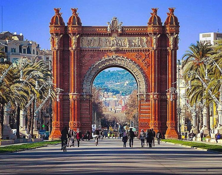 13556926_1014677461943620_1008579548_n • LeadAbroad